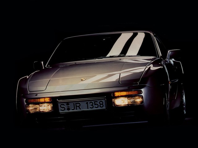 Porsche 944 Turbo photo 29