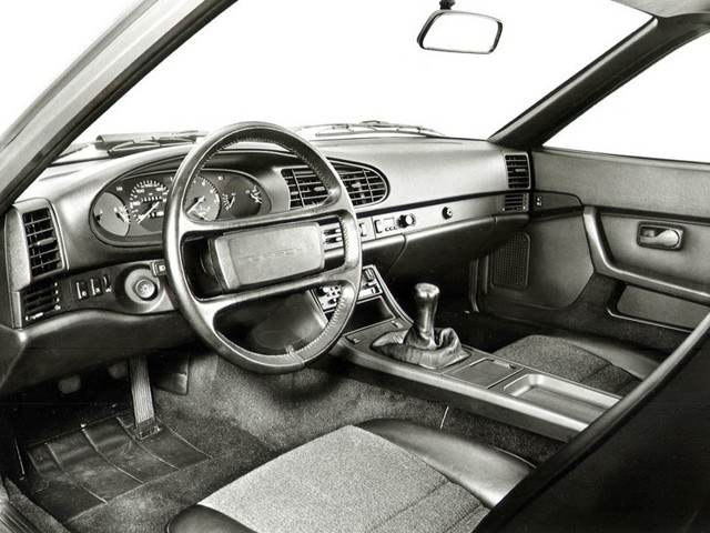 Porsche 944 Turbo photo 37
