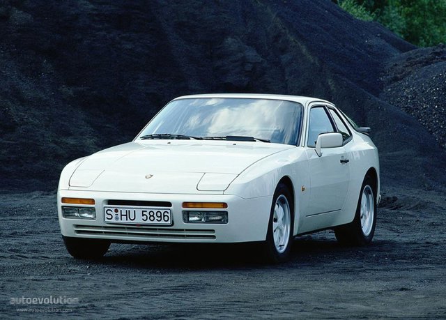 Porsche 944 Turbo photo 3
