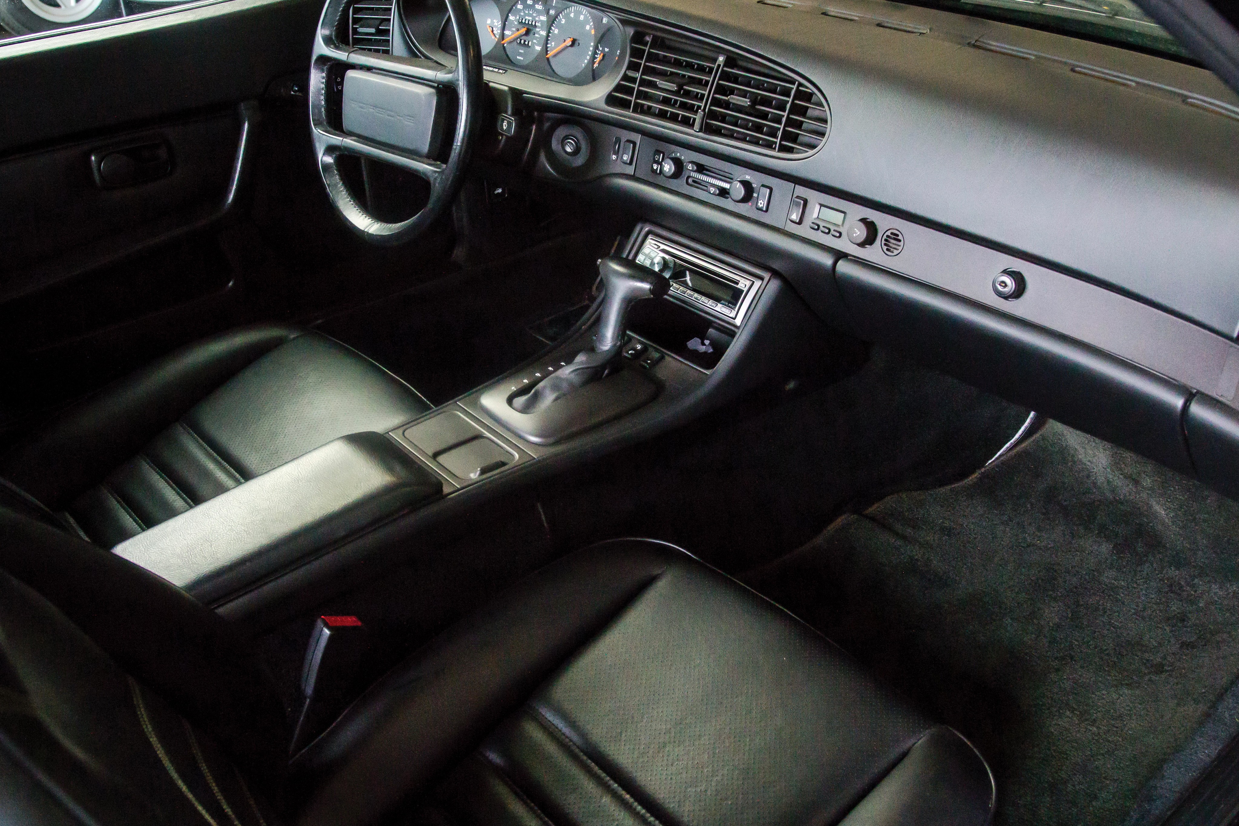 Porsche 944 photo 27