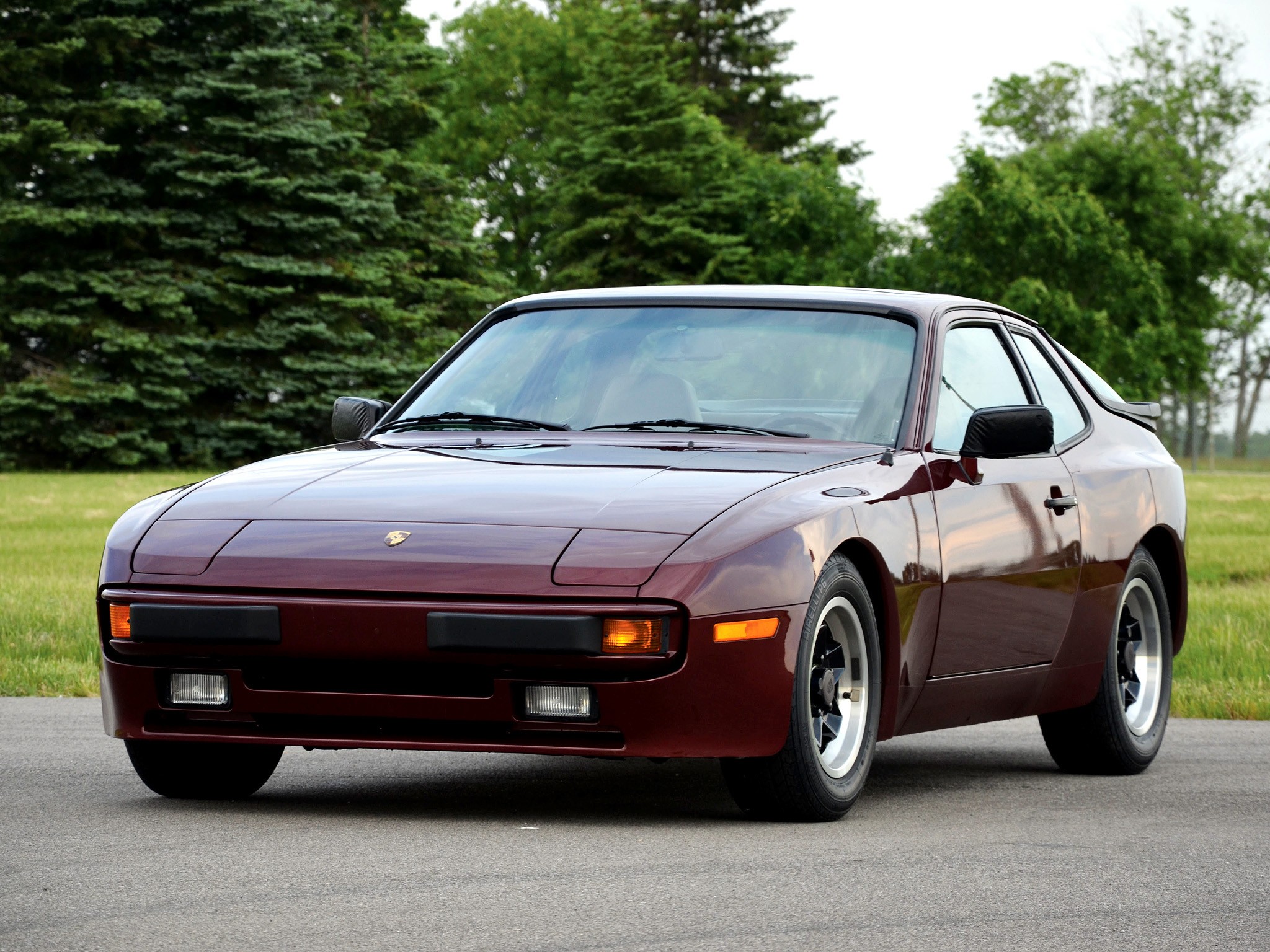 Porsche 944 photo 3