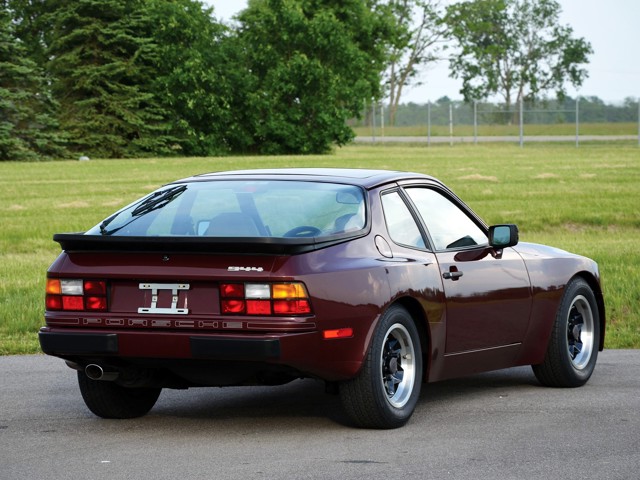 Porsche 944 photo 6