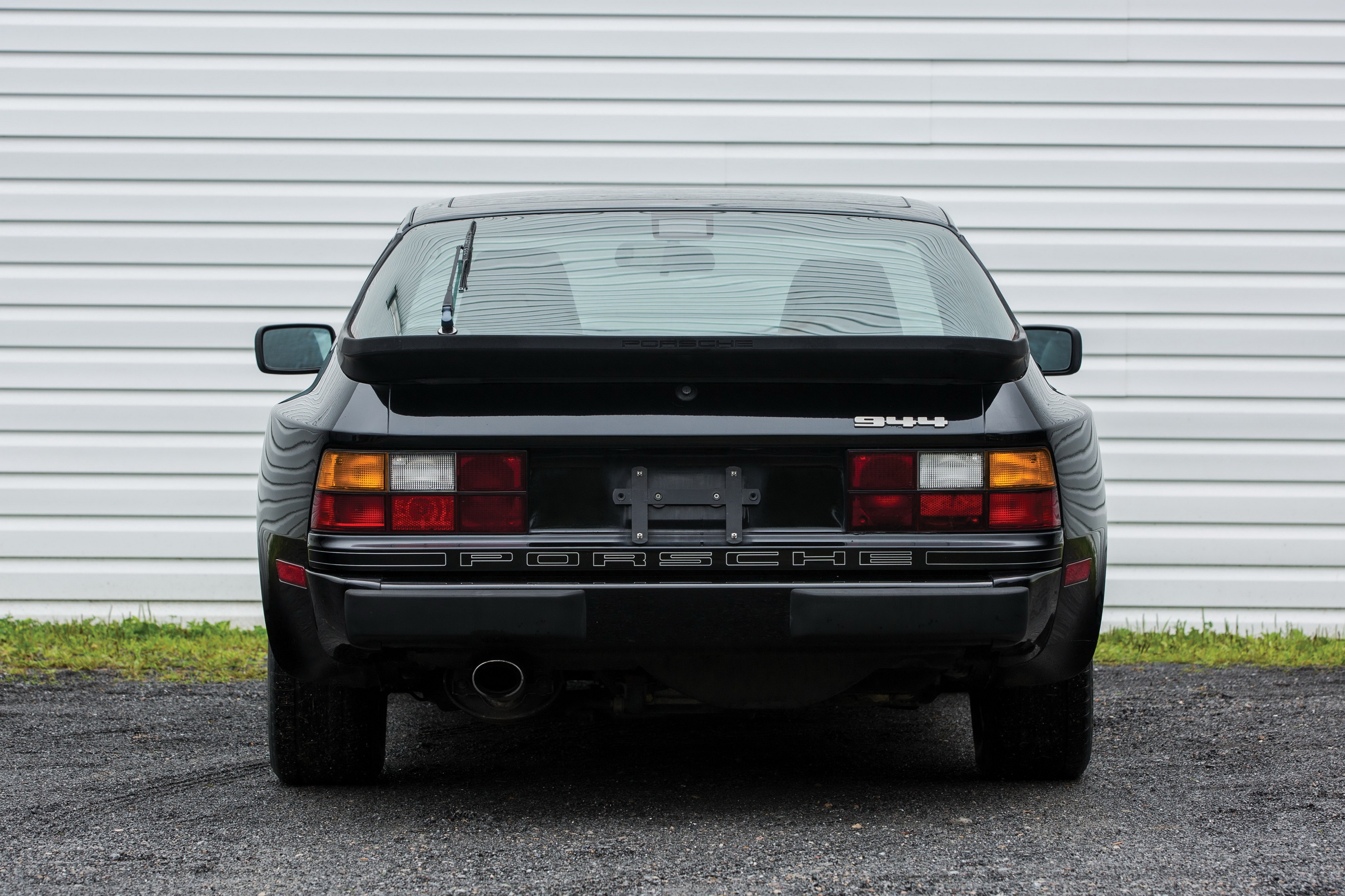 Porsche 944 photo 8