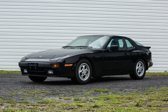 Porsche 944 photo 9