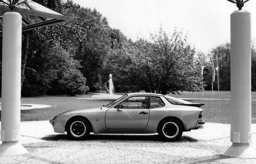 Porsche 944 photo 12
