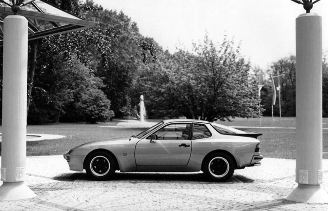 Porsche 944 photo 12