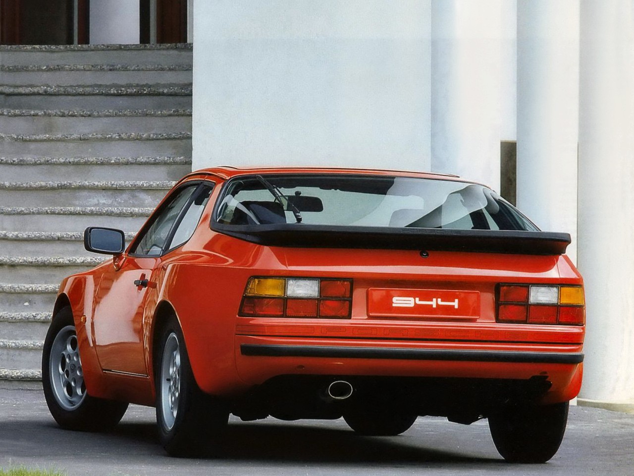 Porsche 944 photo 14