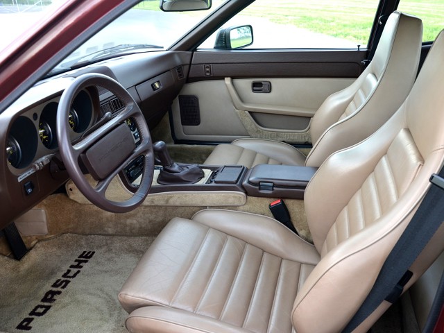 Porsche 944 photo 20
