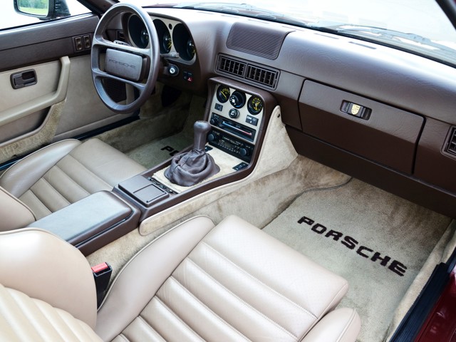 Porsche 944 photo 21