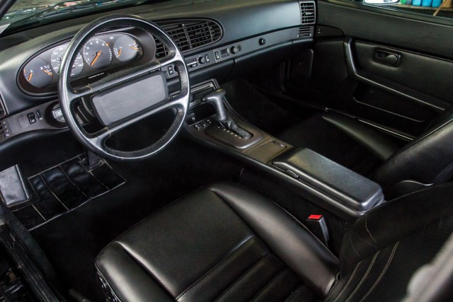 Porsche 944 photo 25