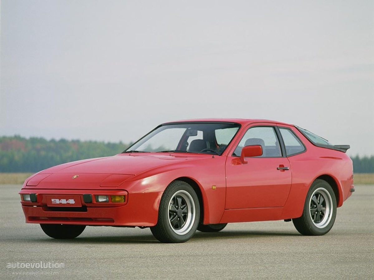 Porsche PORSCHE 944 2.5L 5MT (163 HP)