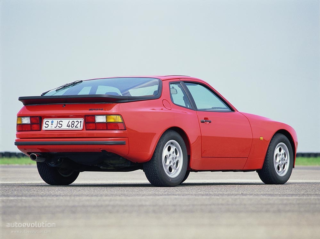 Porsche 944 photo 2