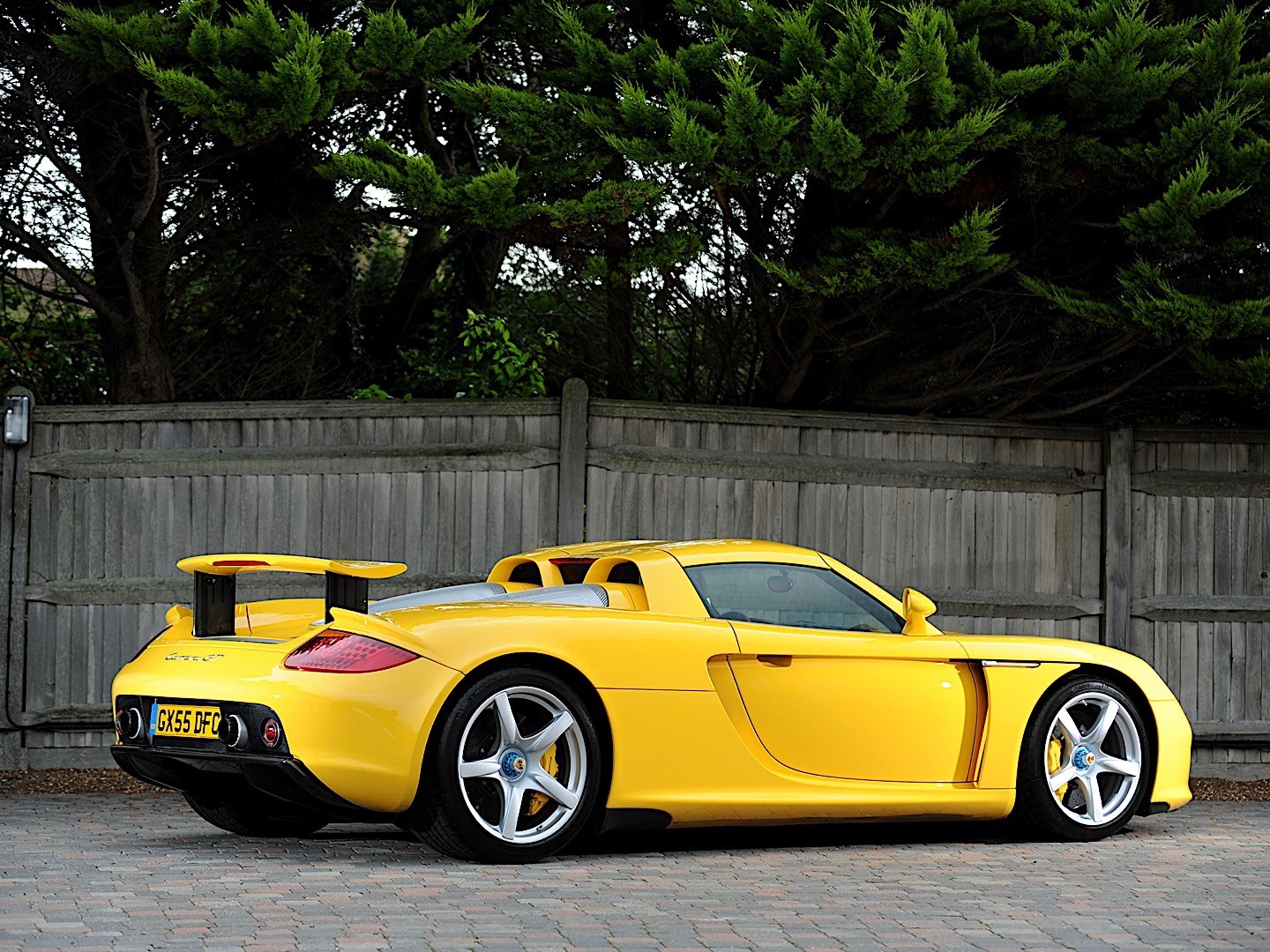 Porsche Carrera Gt photo 4