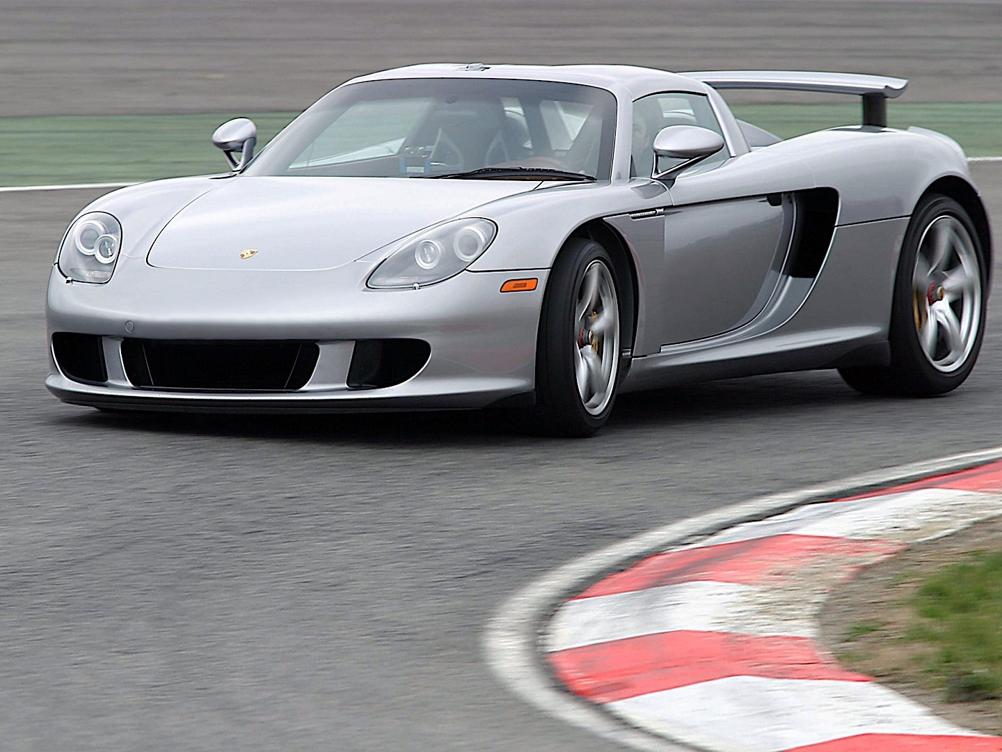 Porsche Carrera Gt photo 33