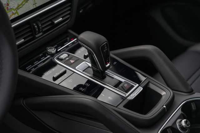 Porsche Cayenne Coupe photo 63