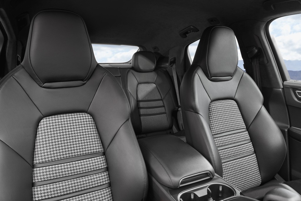 Porsche Cayenne Coupe photo 53