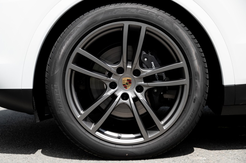 Porsche Cayenne Coupe photo 40