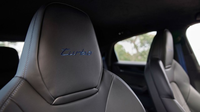 Porsche Cayenne Coupe photo 13