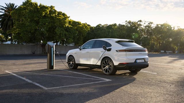 Porsche Cayenne Coupe photo 7