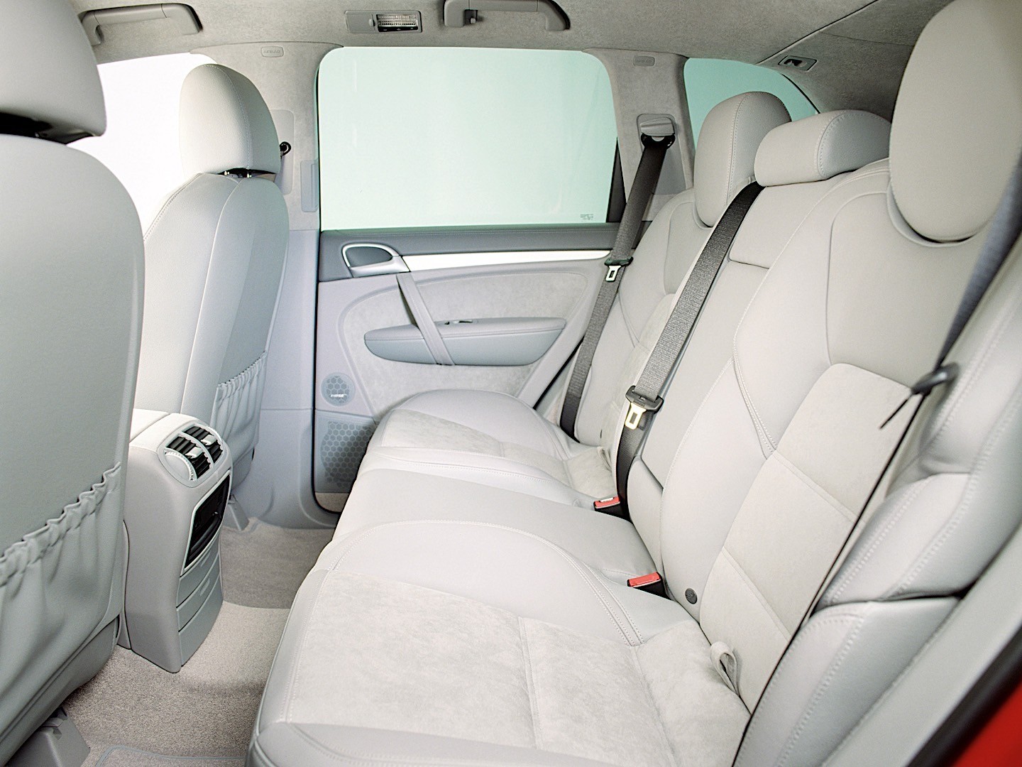 Porsche Cayenne Gts photo 44