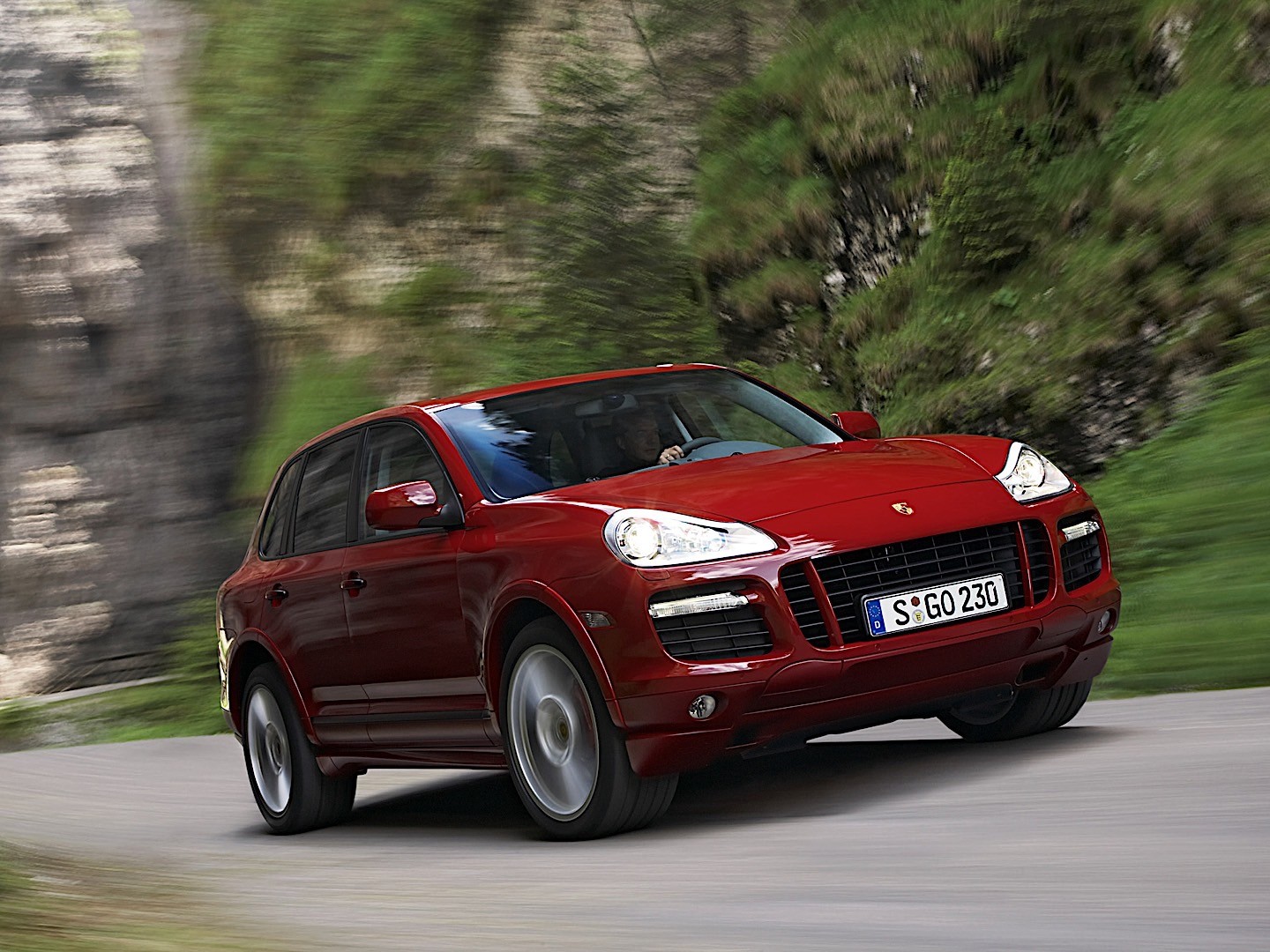 Porsche Cayenne Gts photo 17