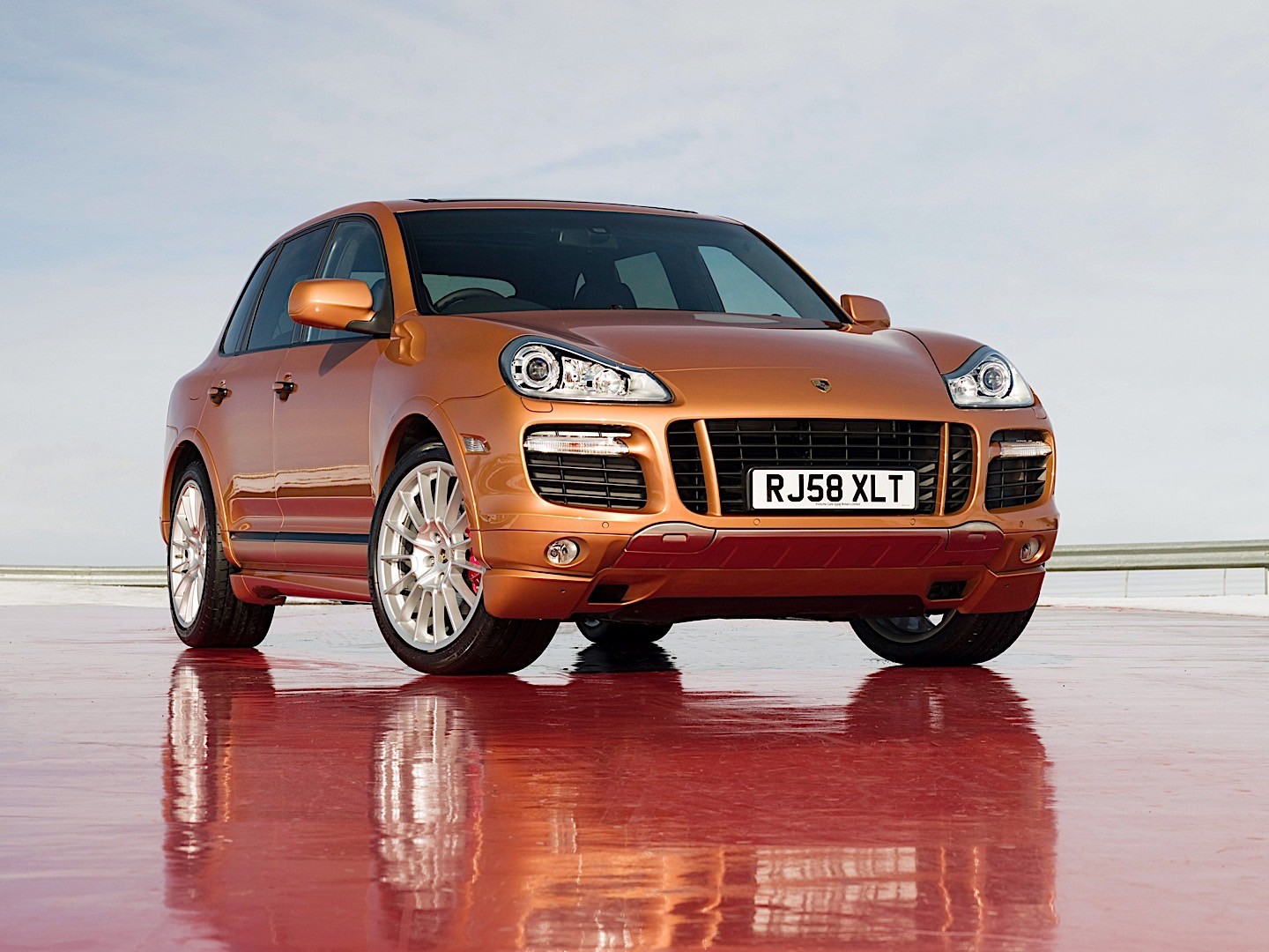 Porsche Cayenne Gts photo 19