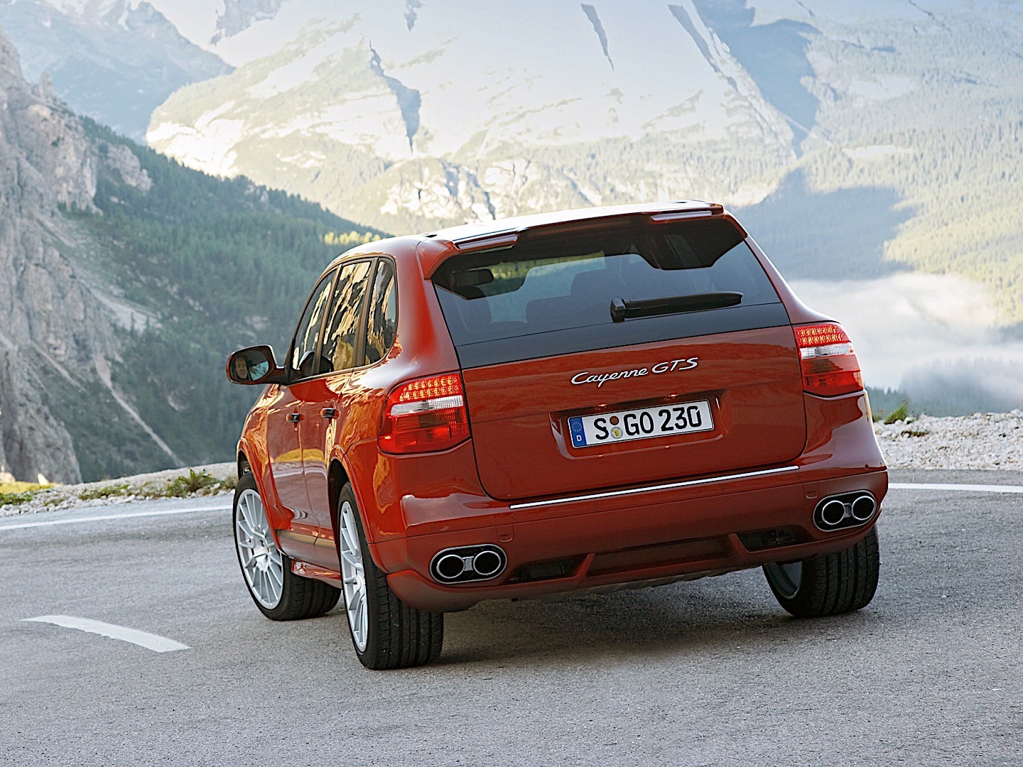 Porsche Cayenne Gts photo 24