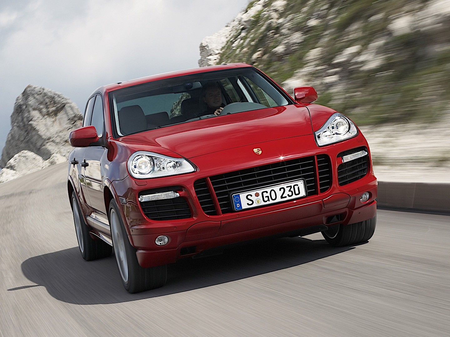 Porsche Cayenne Gts photo 29