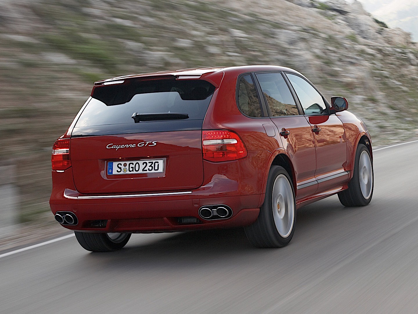 Porsche Cayenne Gts photo 37