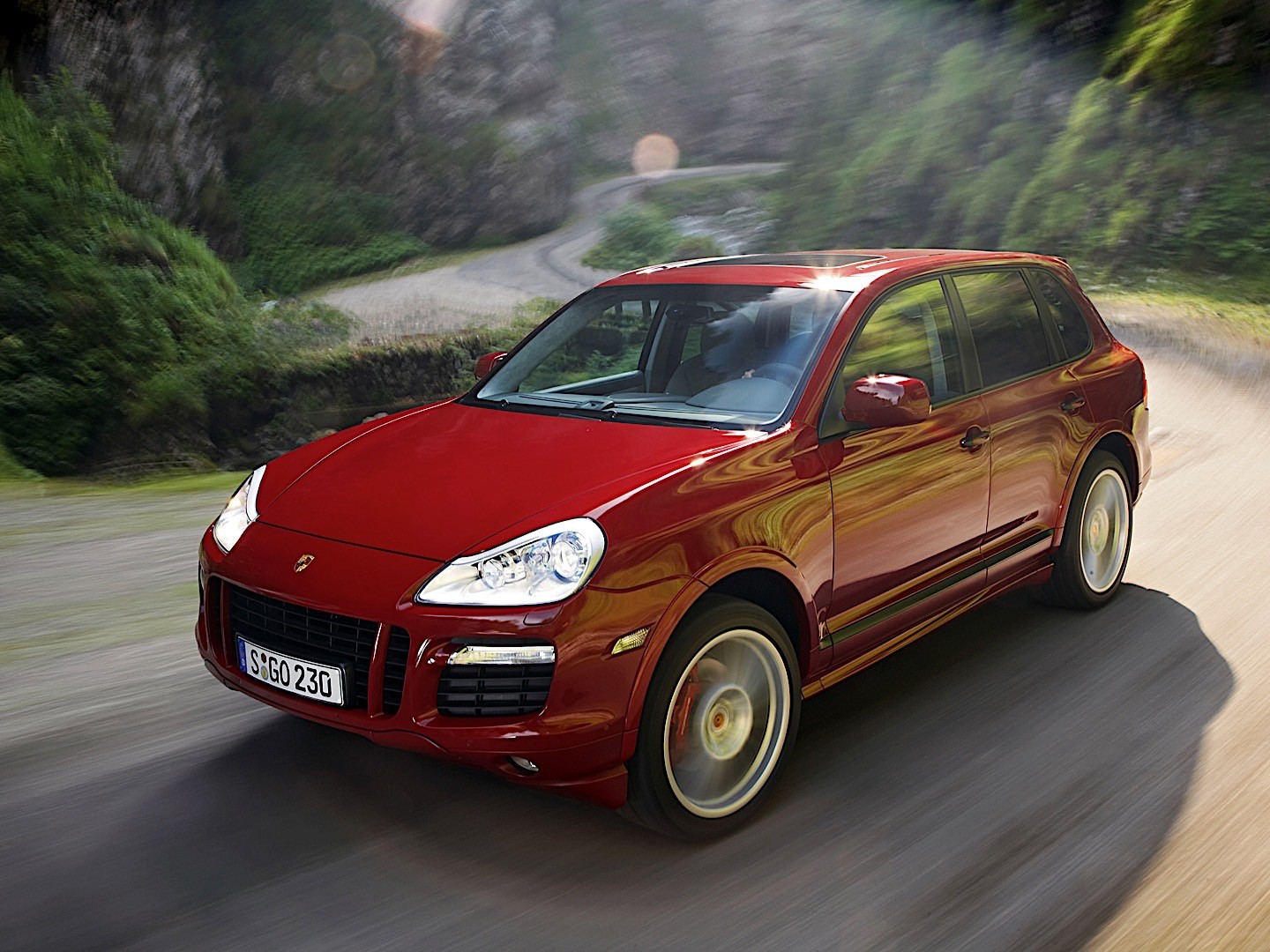 Porsche Cayenne Gts photo 38
