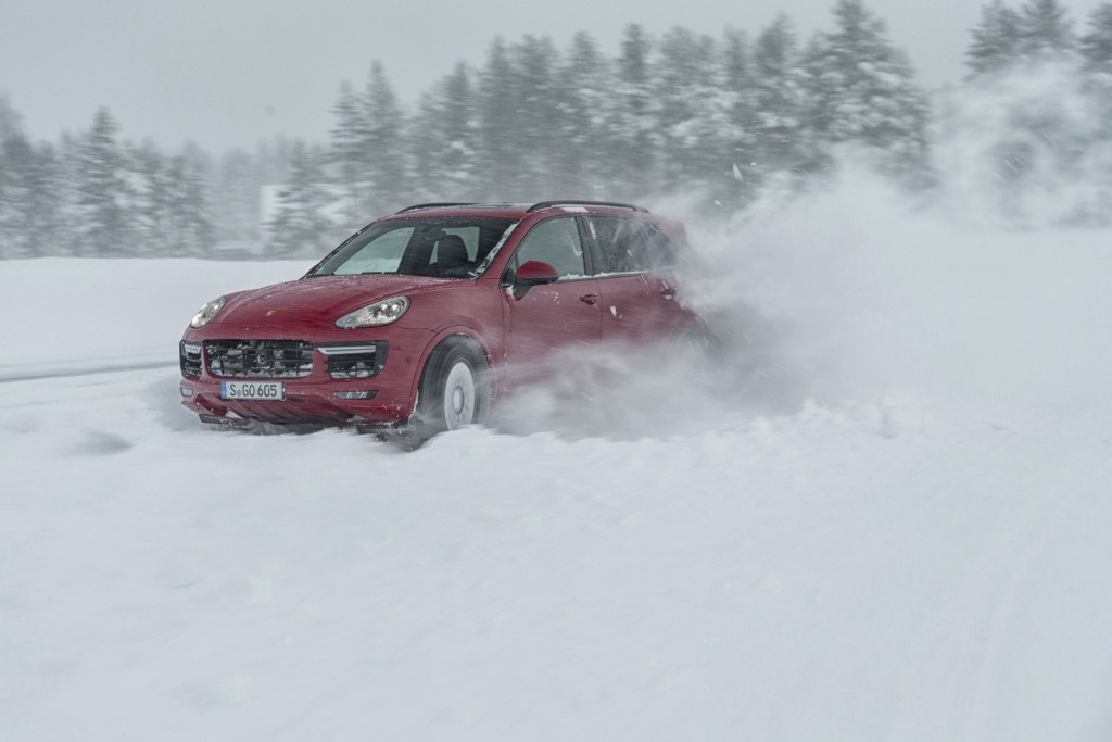 Porsche Cayenne Gts photo 11