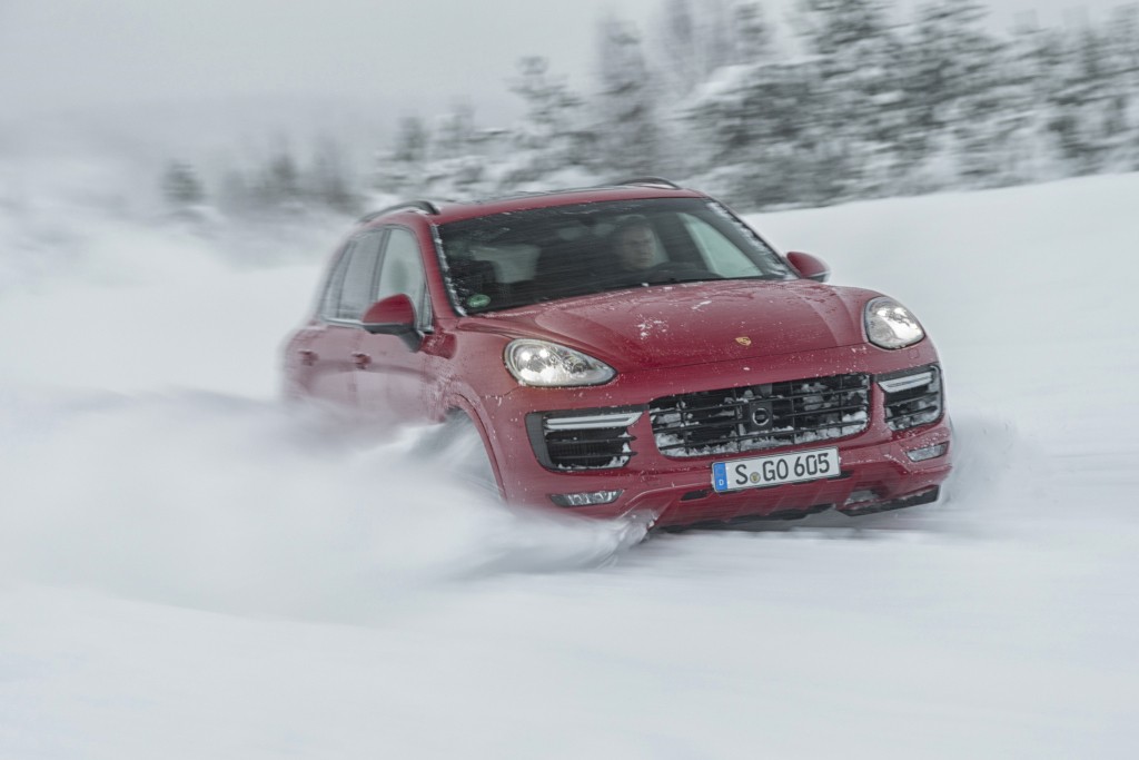 Porsche Cayenne Gts photo 14