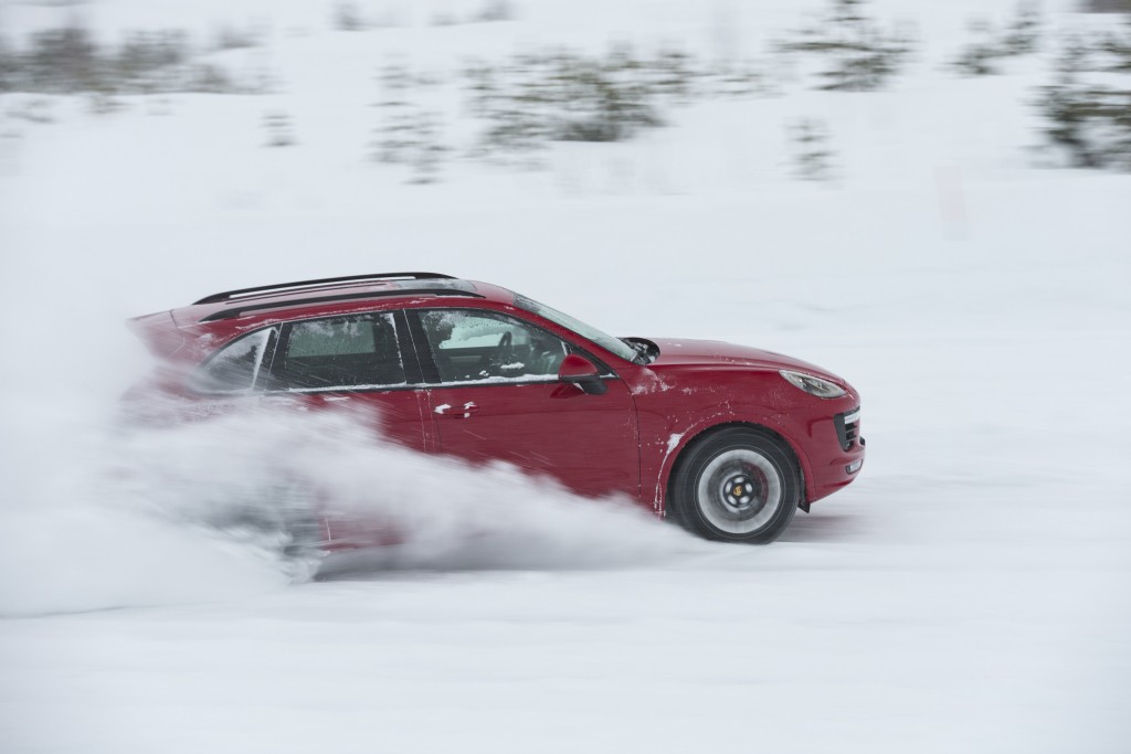 Porsche Cayenne Gts photo 15