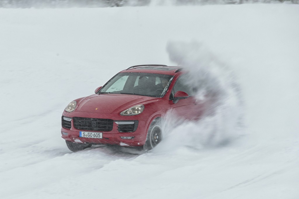 Porsche Cayenne Gts photo 16