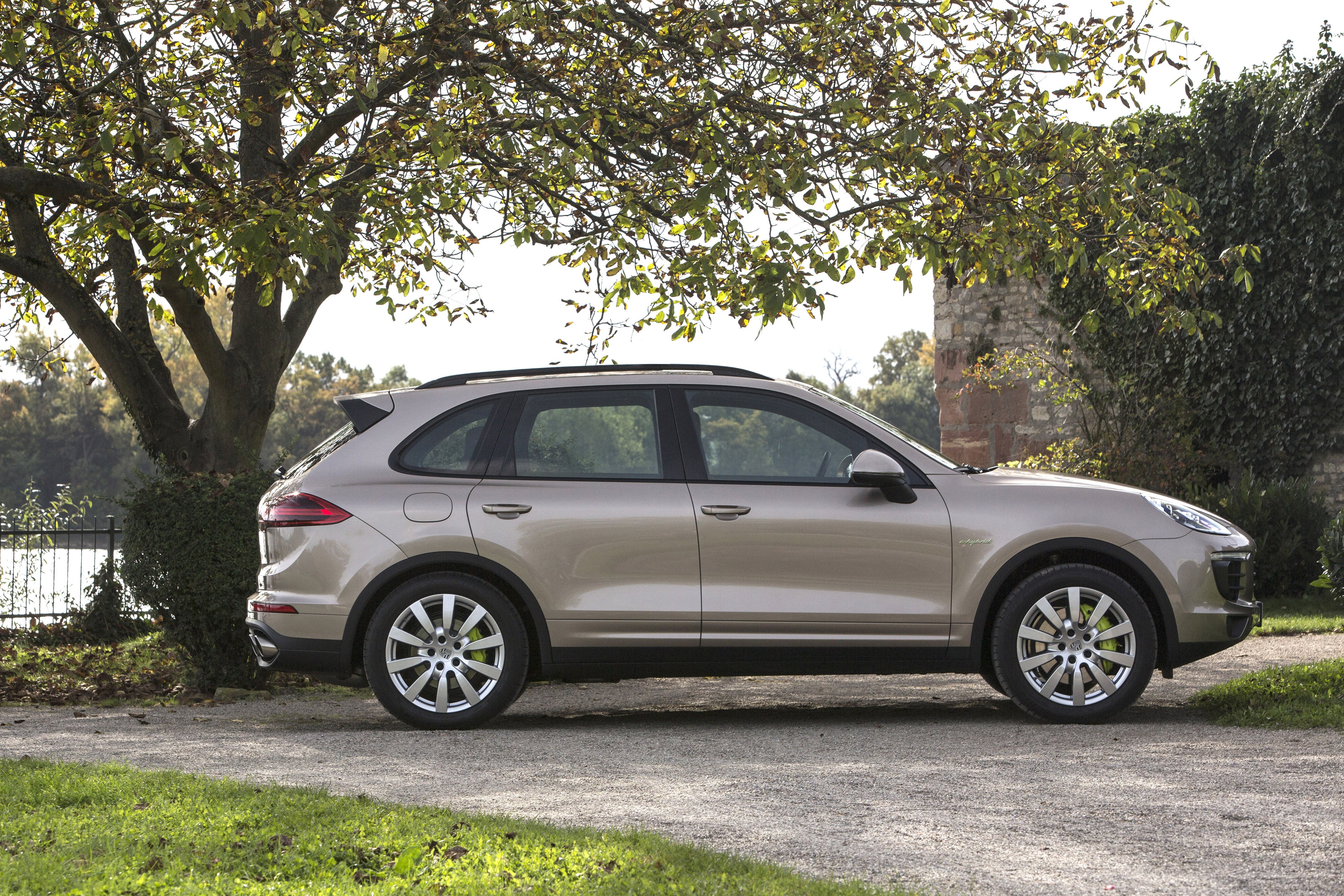 Porsche Cayenne S E-Hybrid photo 18