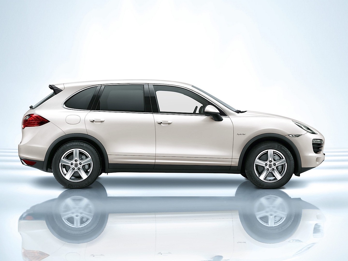 Porsche Cayenne S Hybrid photo 8