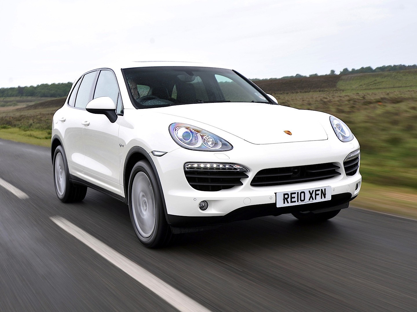 Porsche Cayenne S Hybrid photo 9
