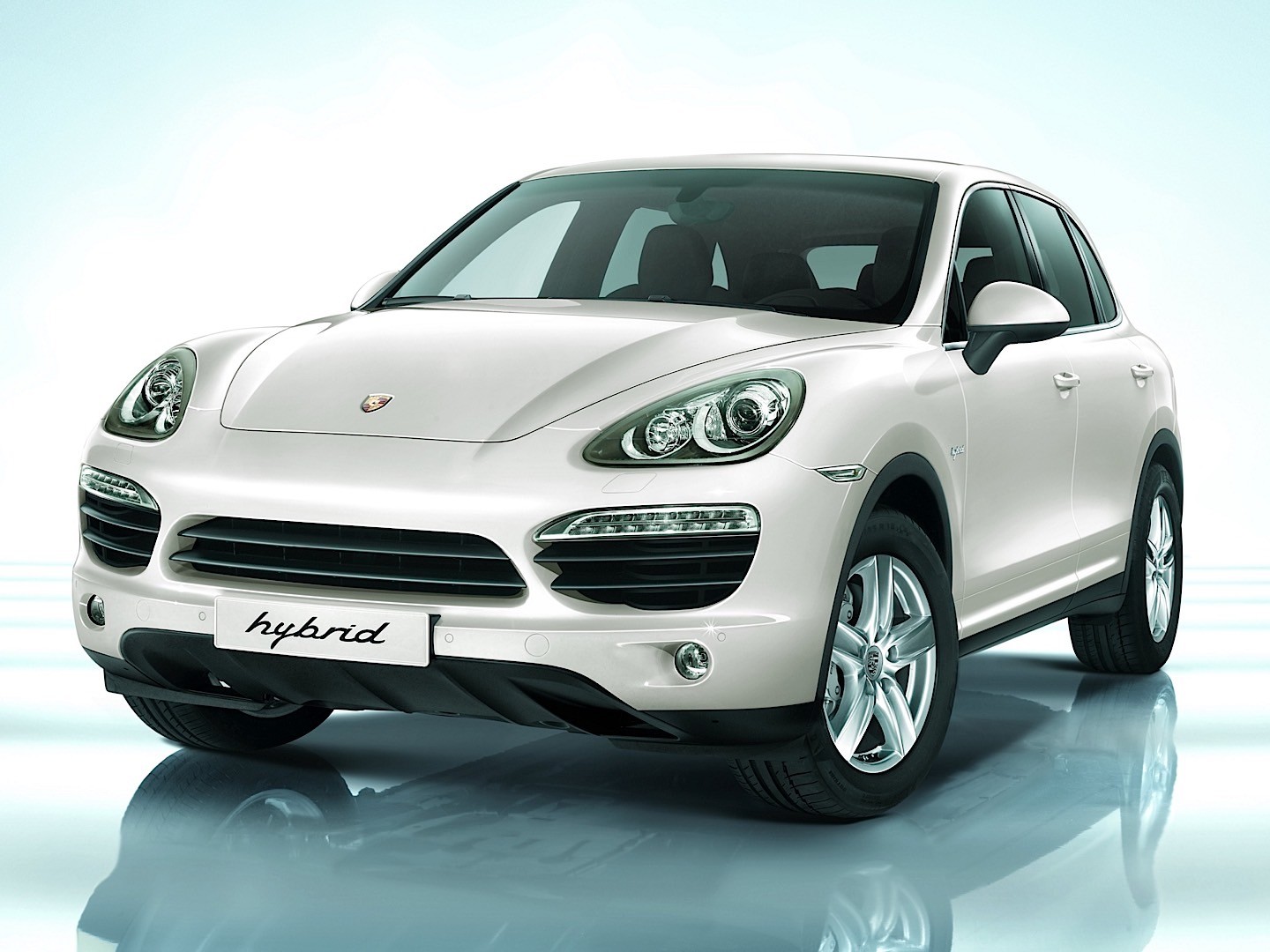 Porsche Cayenne S Hybrid photo 11