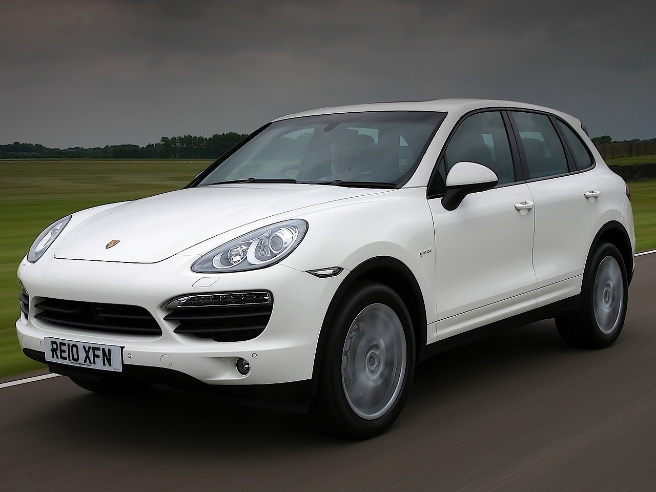 Porsche Cayenne S Hybrid photo 13