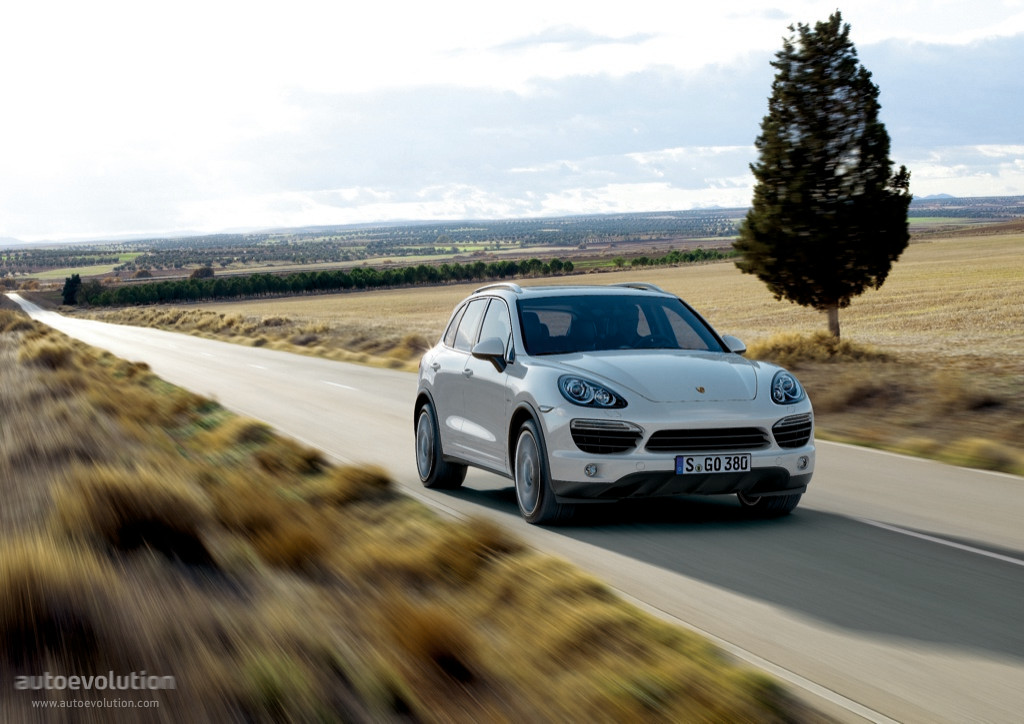Porsche Cayenne S Hybrid photo 2