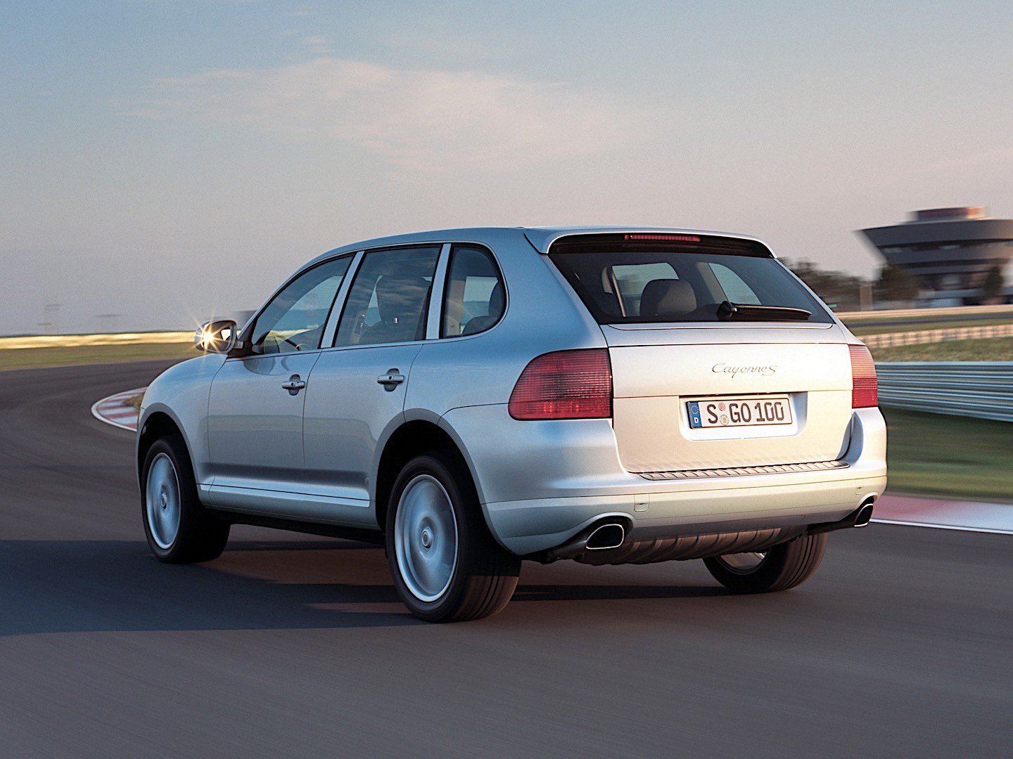 Porsche Cayenne S photo 14