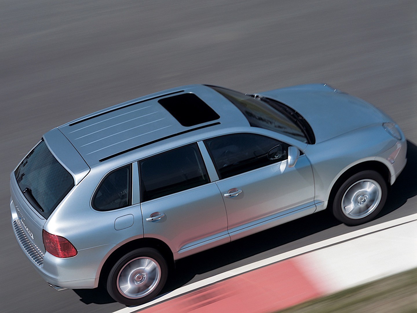 Porsche Cayenne S photo 26