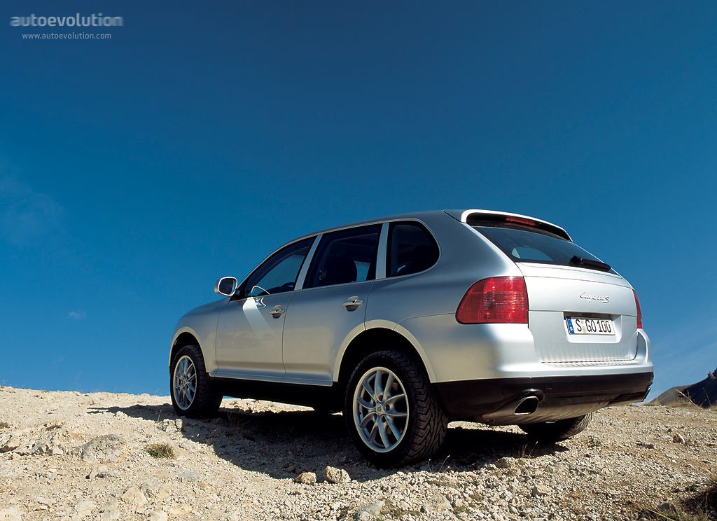 Porsche Cayenne S photo 2