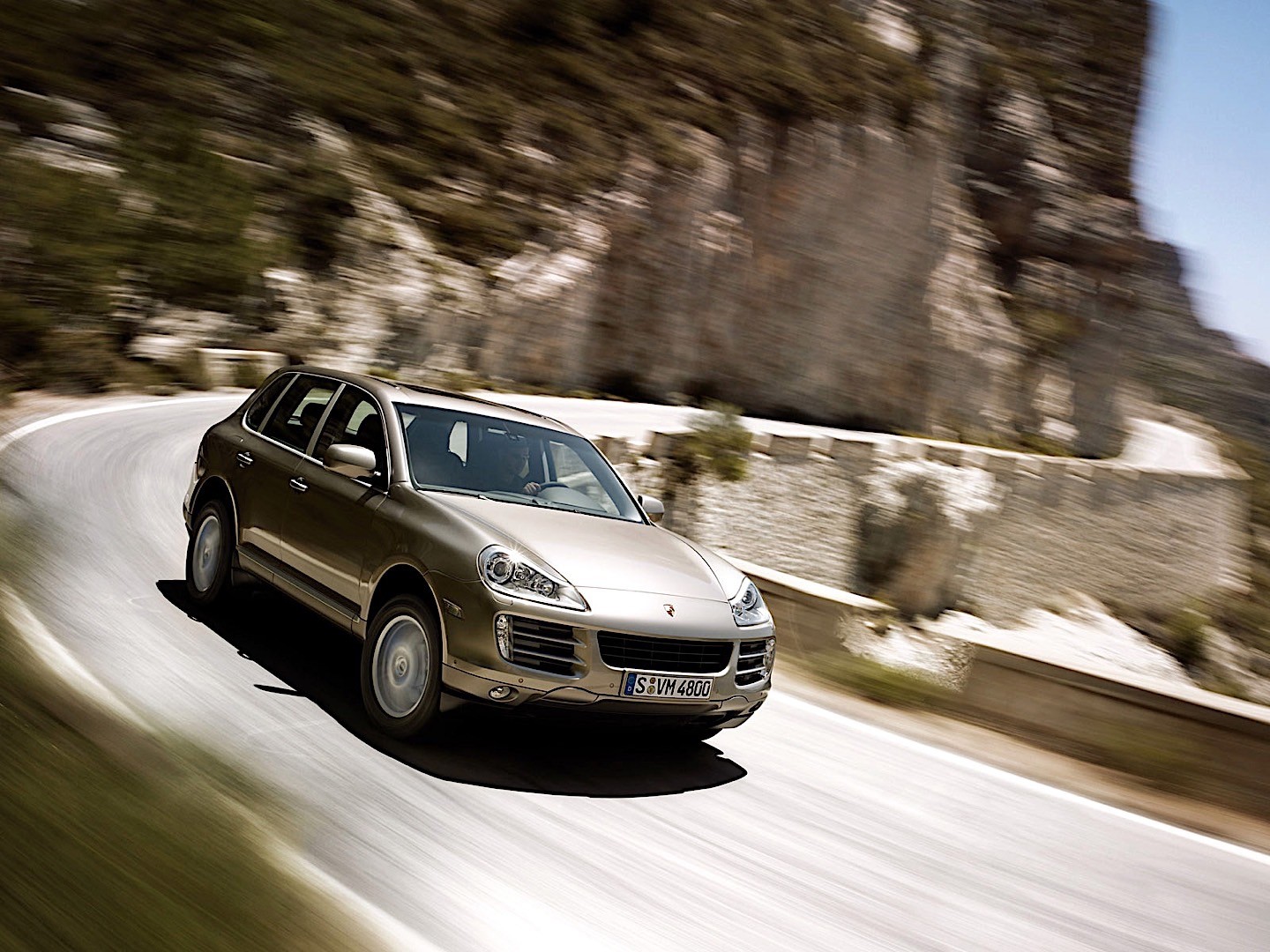 Porsche Cayenne S photo 10