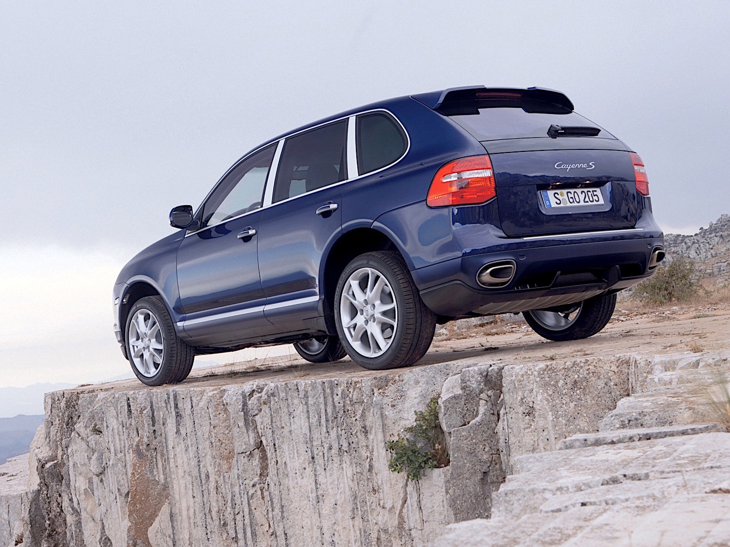 Porsche Cayenne S photo 12