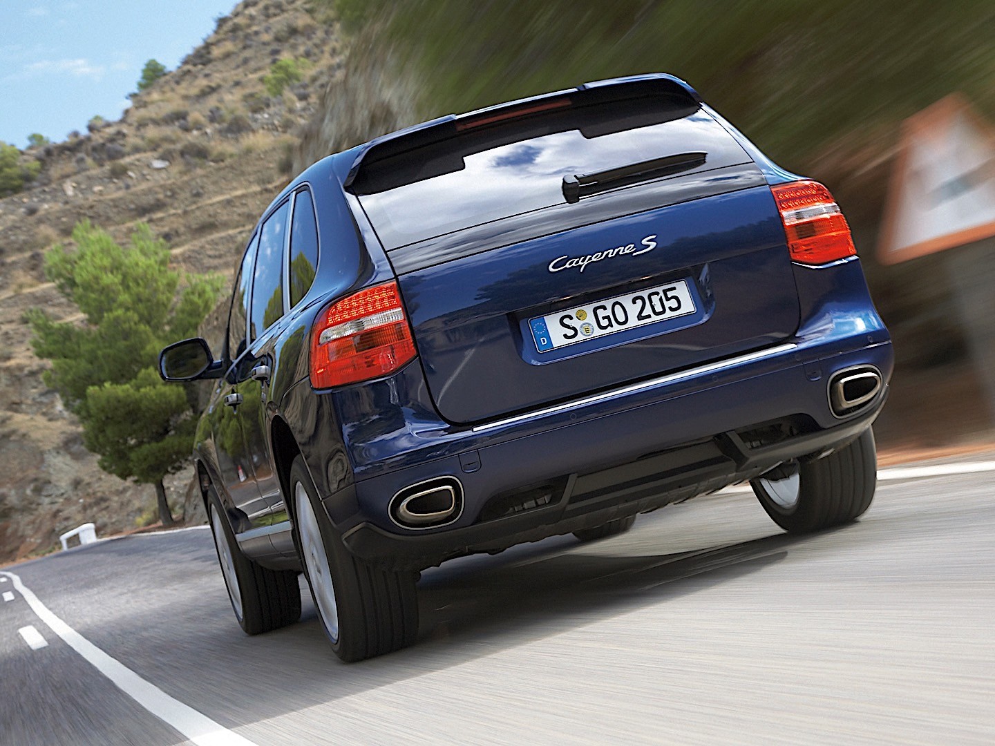 Porsche Cayenne S photo 18