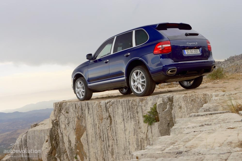 Porsche Cayenne S photo 2