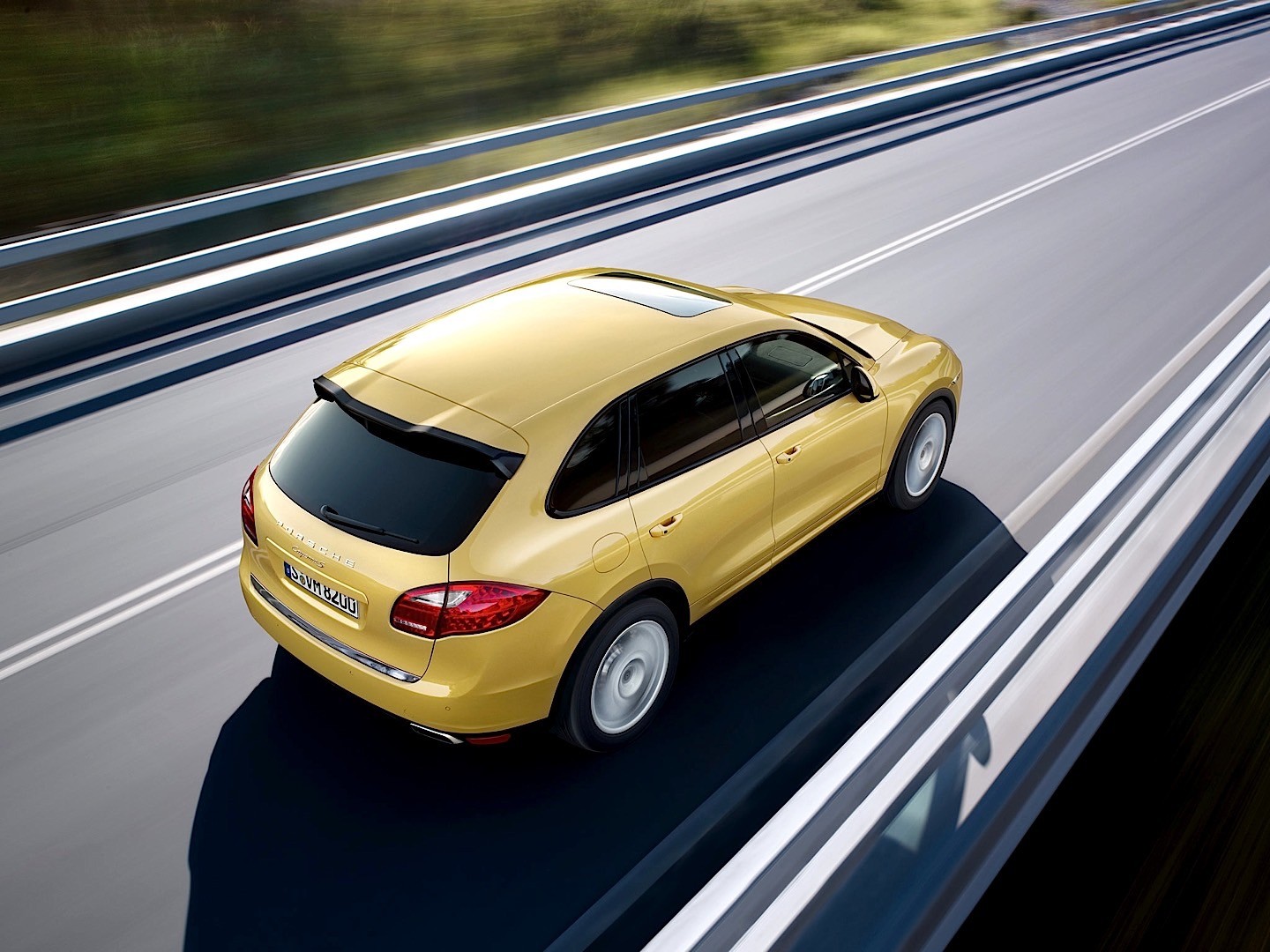 Porsche Cayenne S photo 13