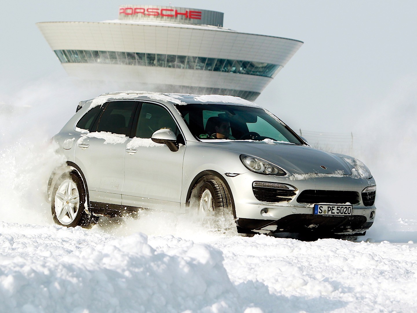 Porsche Cayenne S photo 15