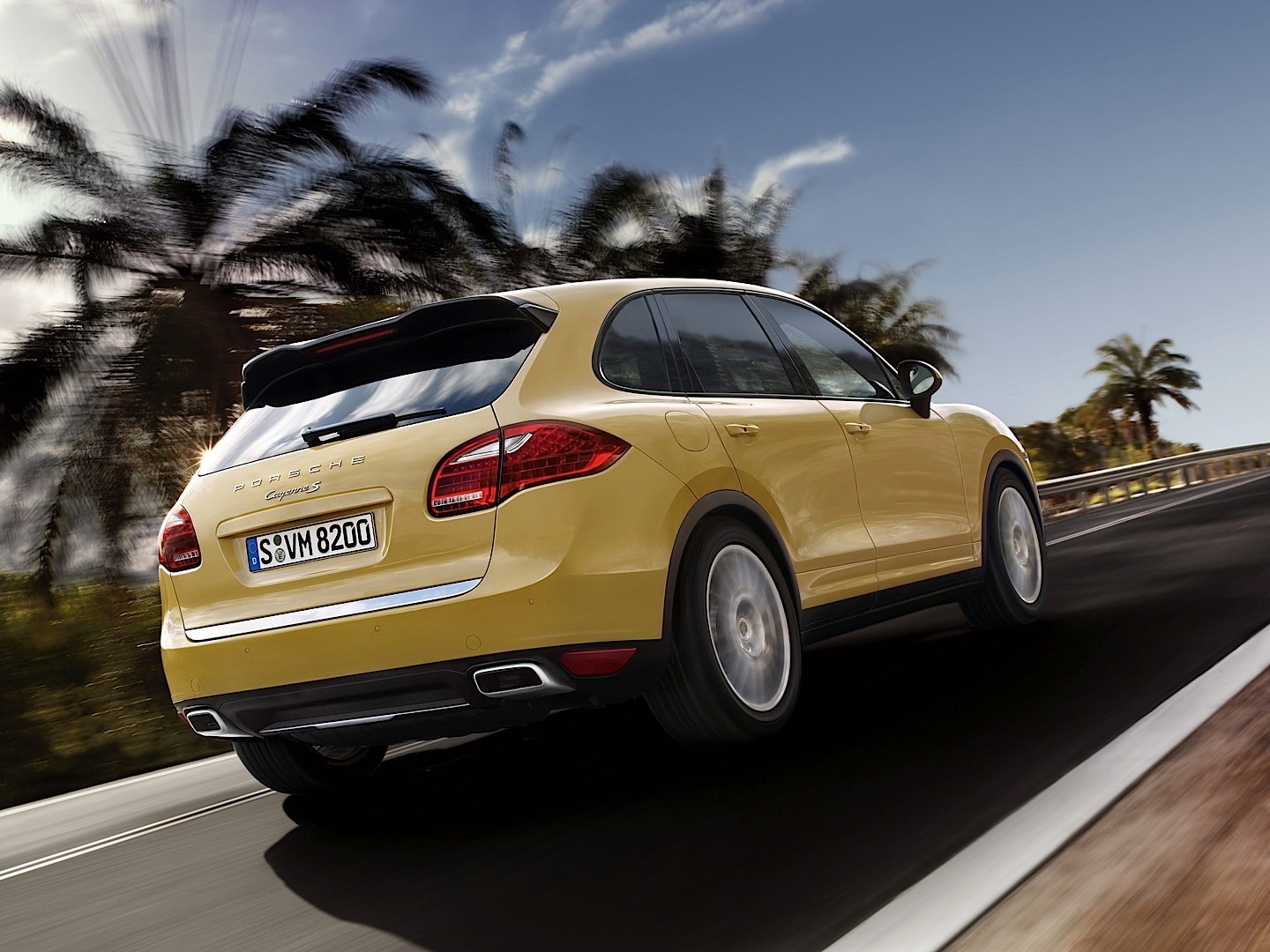 Porsche Cayenne S photo 17